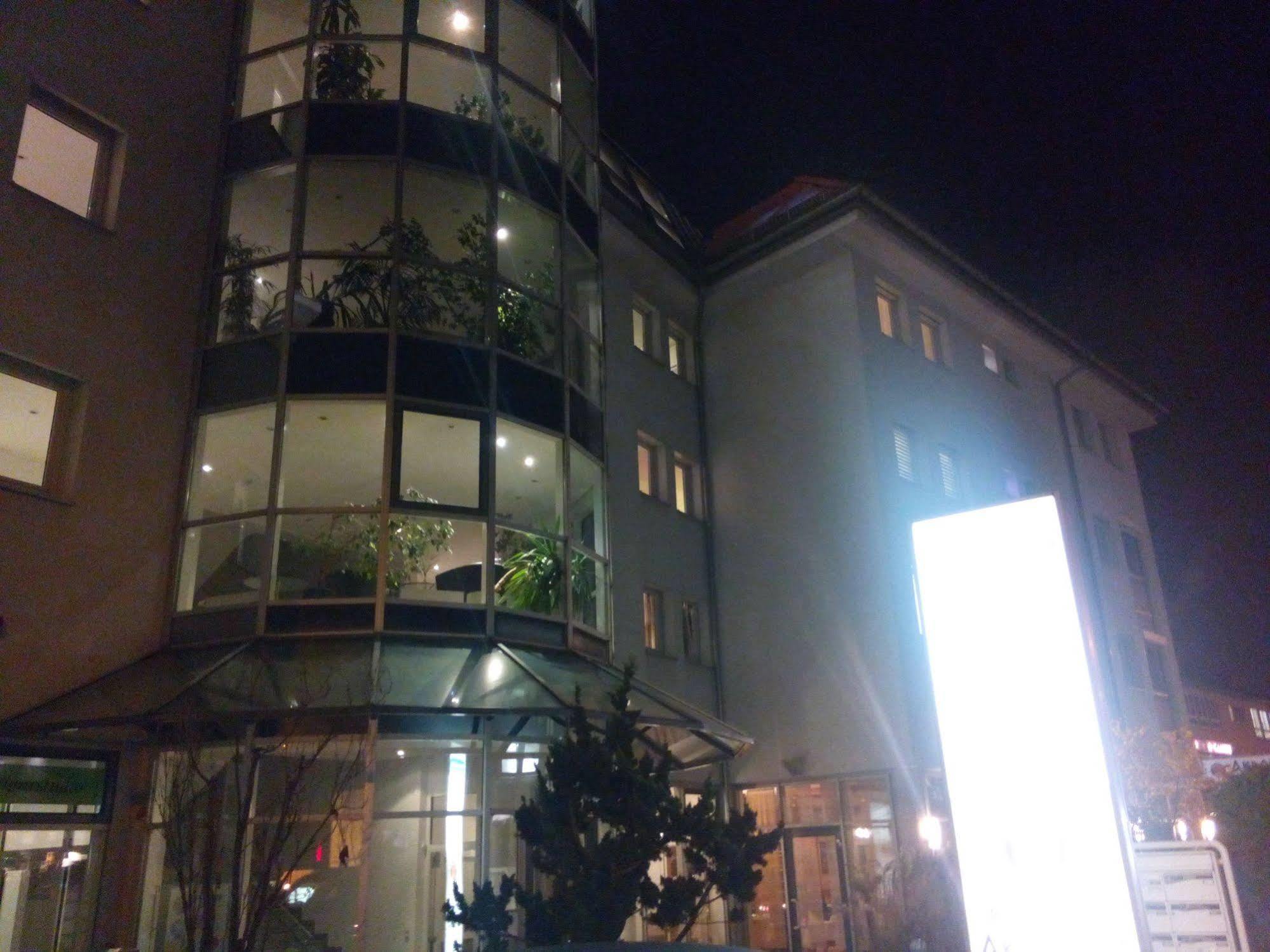 中央温嫩登酒店 温南登 外观 照片