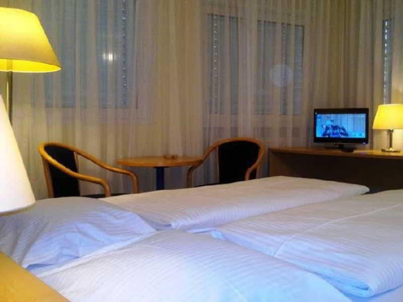中央温嫩登酒店 温南登 外观 照片