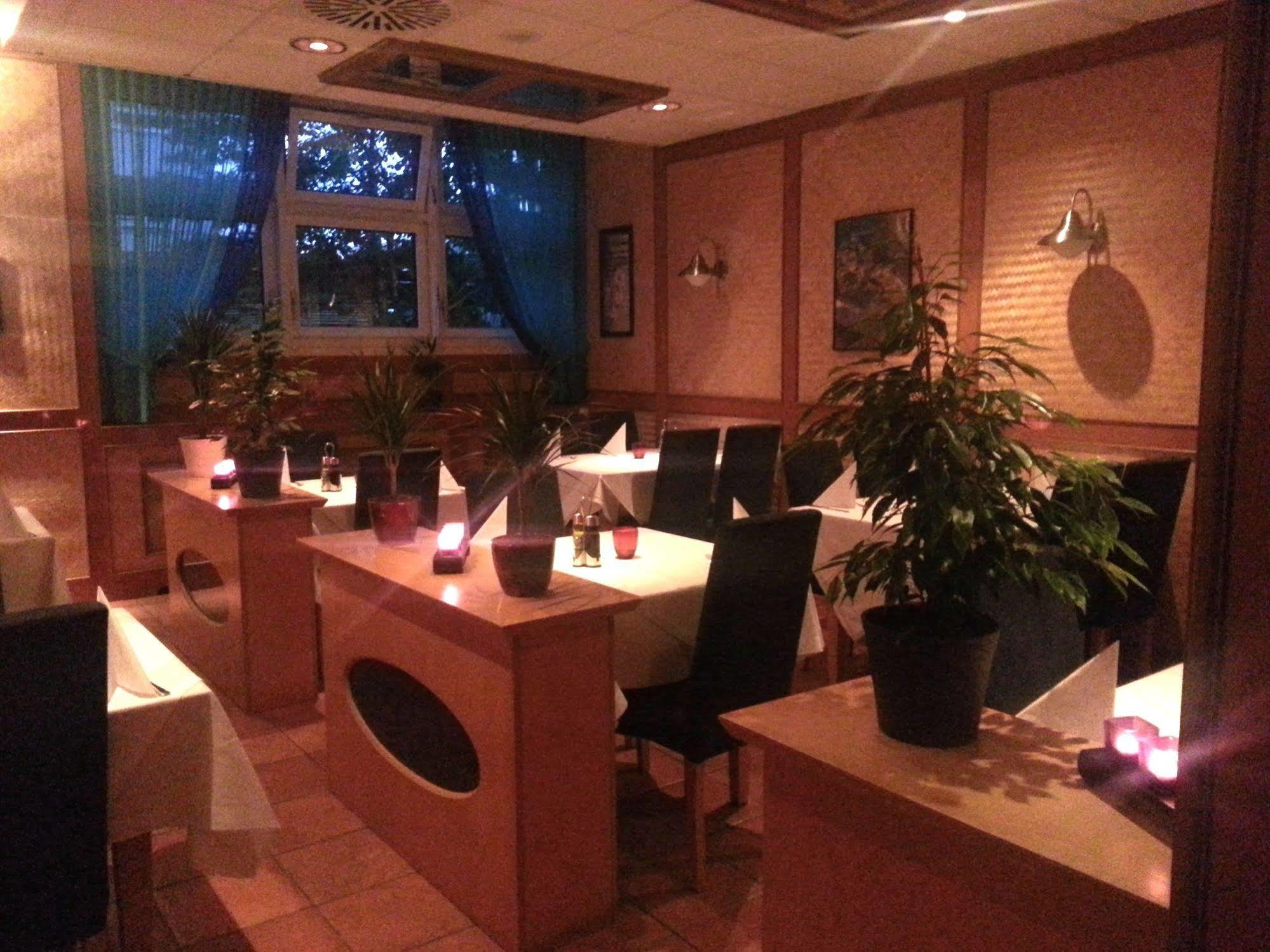 中央温嫩登酒店 温南登 外观 照片