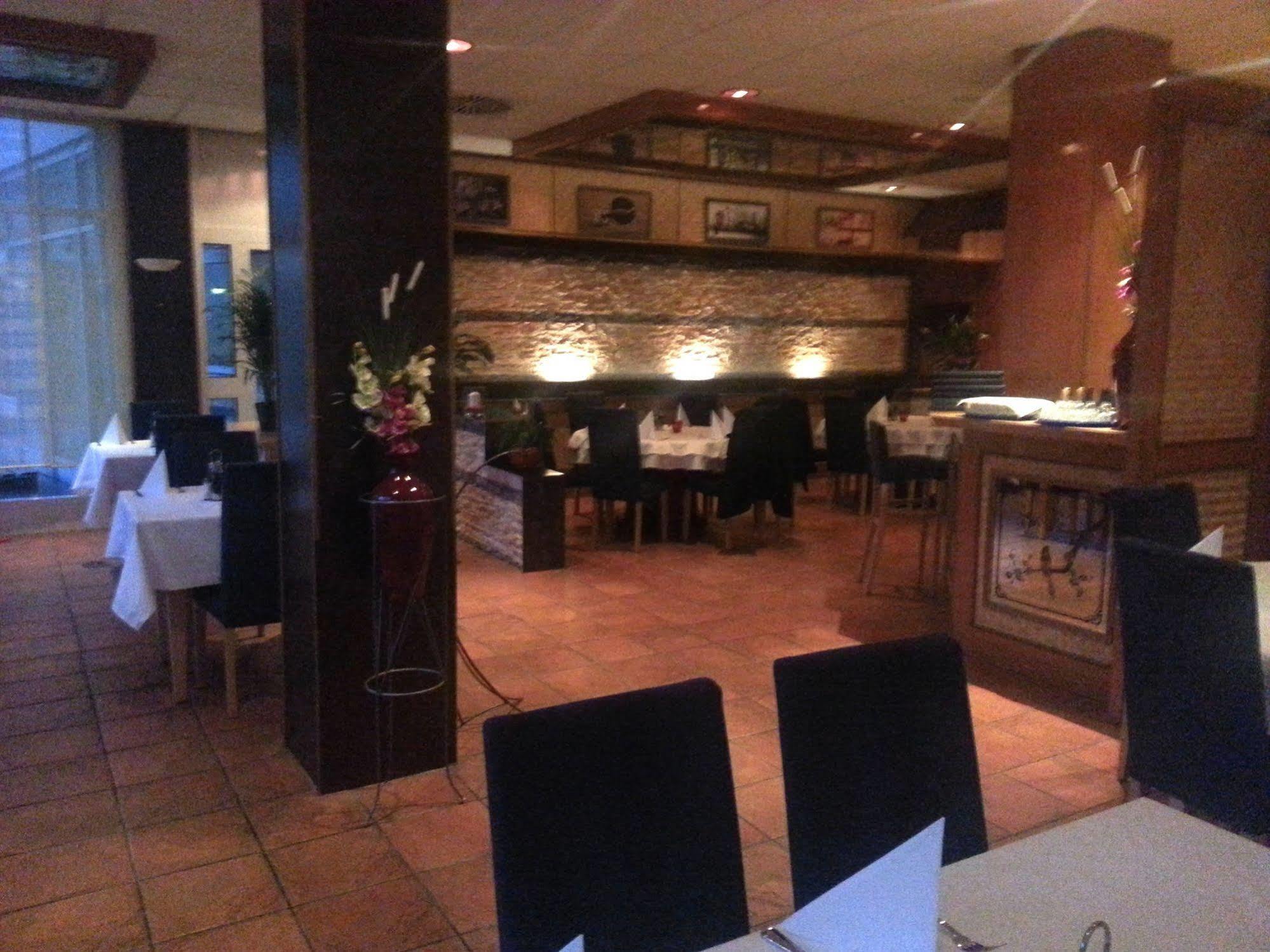 中央温嫩登酒店 温南登 外观 照片